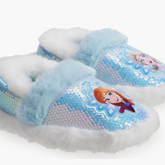 NWOT Tucker +Tate Disney Frozen Slippers. Size 5-6 - Picture 3 of 11